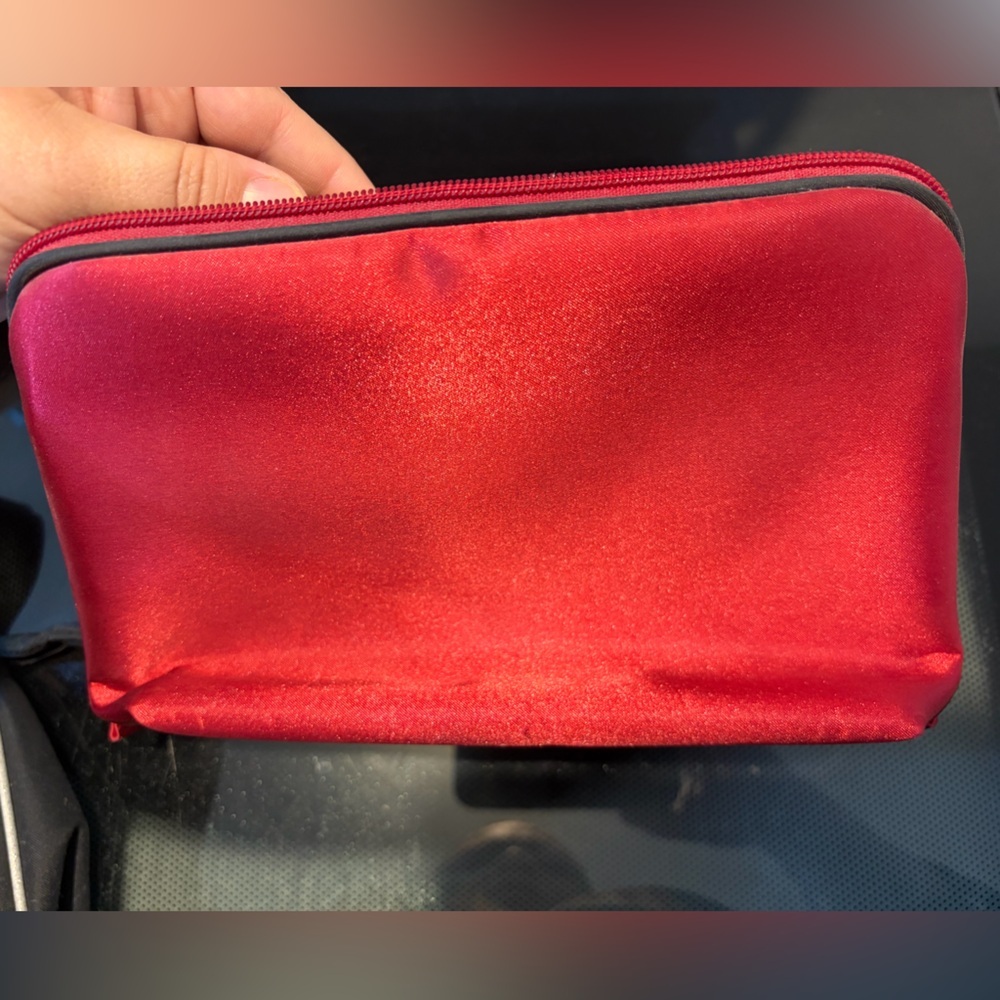 CHANEL Dark satin Scarlet Parfums makeup Pouch - Picture 3 of 10